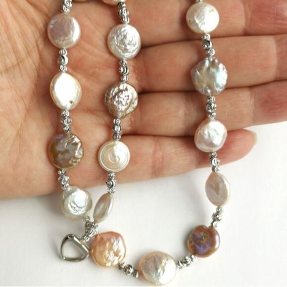 Blush Pink Coin Pearl Pearl Necklace 🆕 - Picture 5 of 10